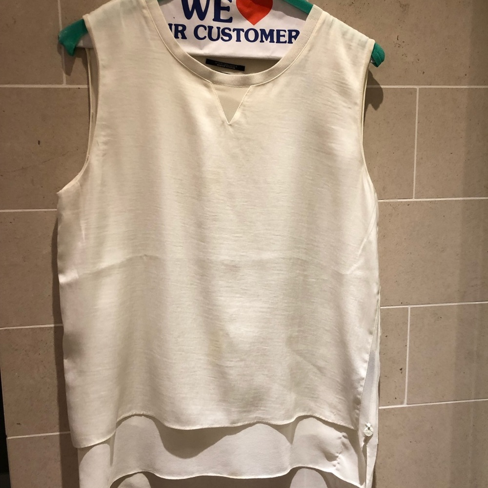 Scotch and soda white sleeveless layered top